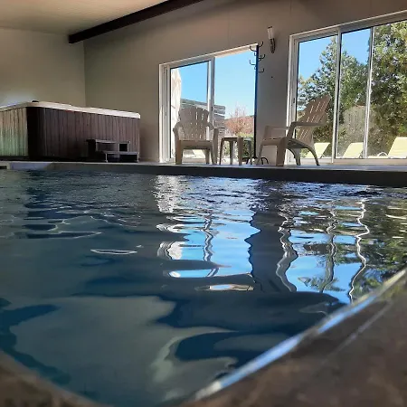 La Ptite Adresse Love Room 150 M2 Piscine Interieure Chauffe Privee & Spa Privee Parking Gratuit-3